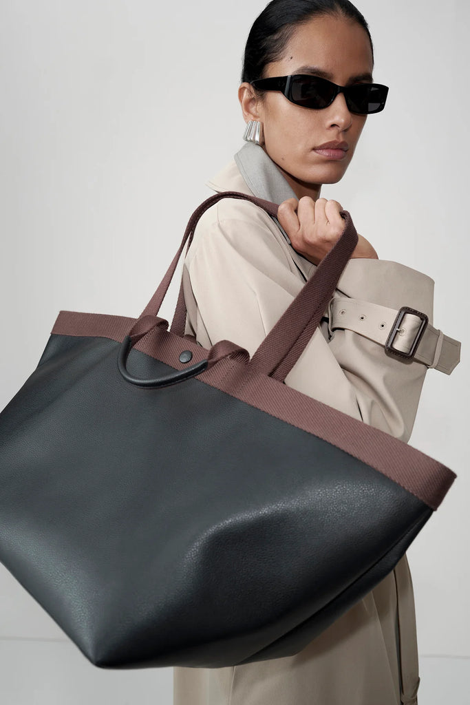 C&M Soki Tote (Black/Chocolate)