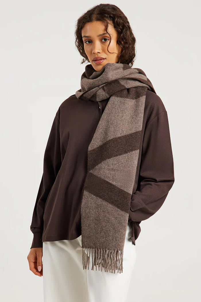 Snowdrift Scarf (Chocolate)