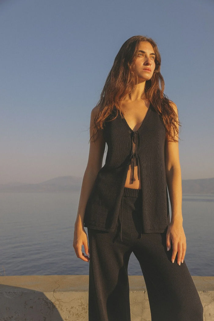 Arcaa Poppy Longline Top (Black)