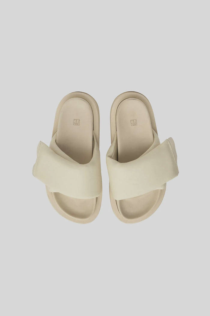 Camilla & Marc Alya Leather Slide Sandal (Cream)